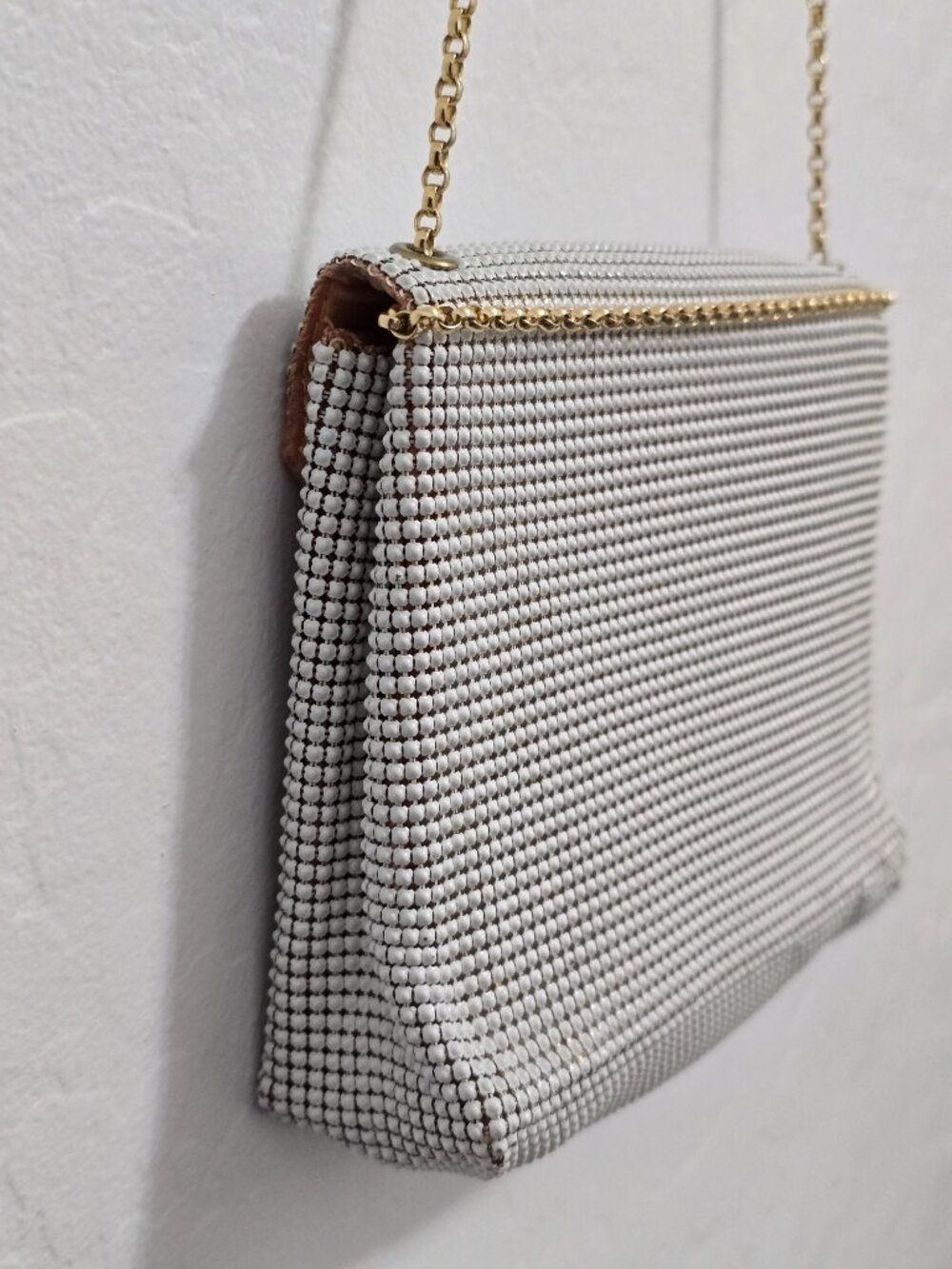 Whiting & Davis White Mesh Evening Bag Gold-Tone Chain Strap Unique Closure - Picture 4 of 11